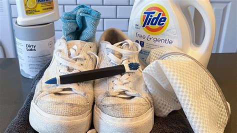 How to Clean Smelly Sneakers in the Washing Machine.